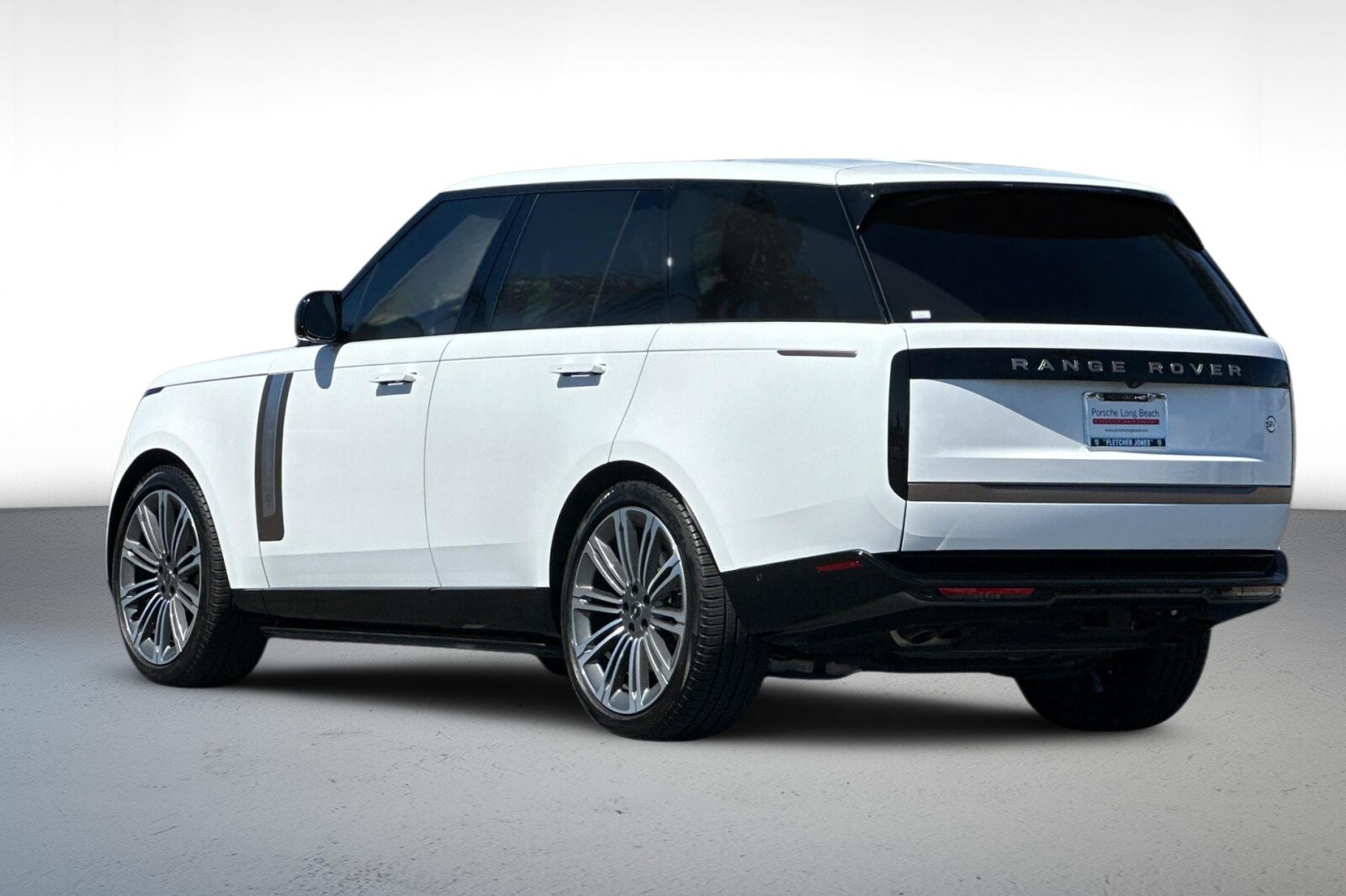 2024 Land Rover Range Rover SV photo 3