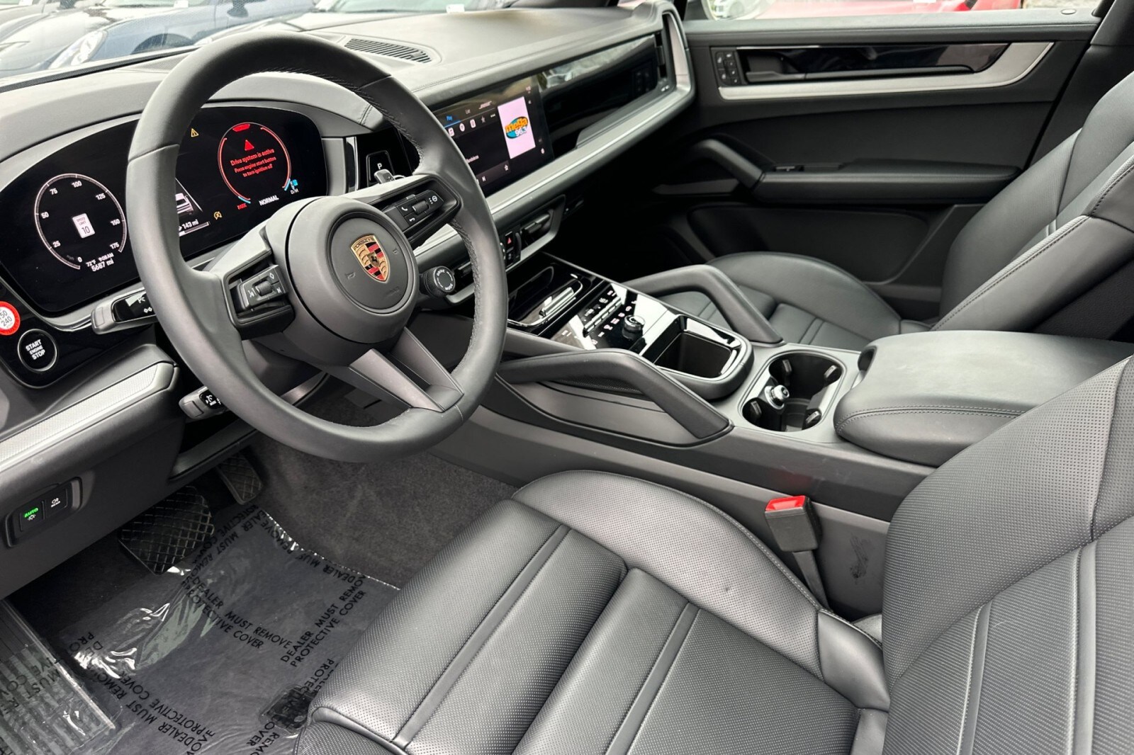 2025 Porsche Cayenne photo 3