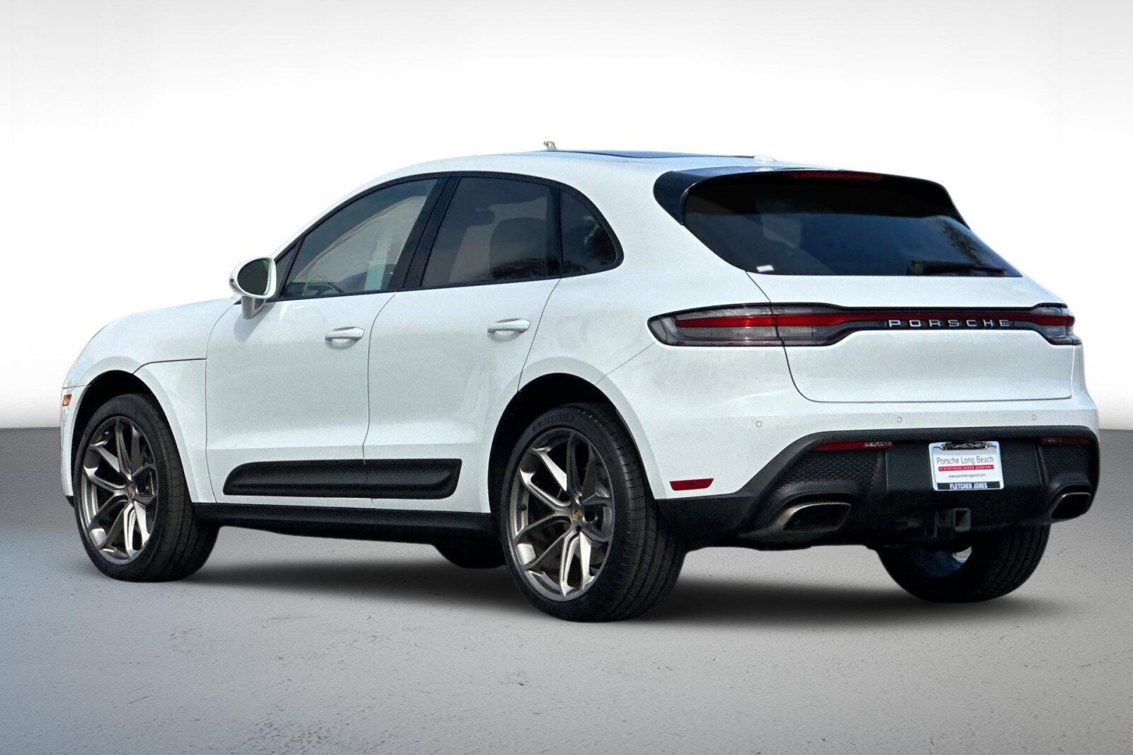 2022 Porsche Macan photo 3