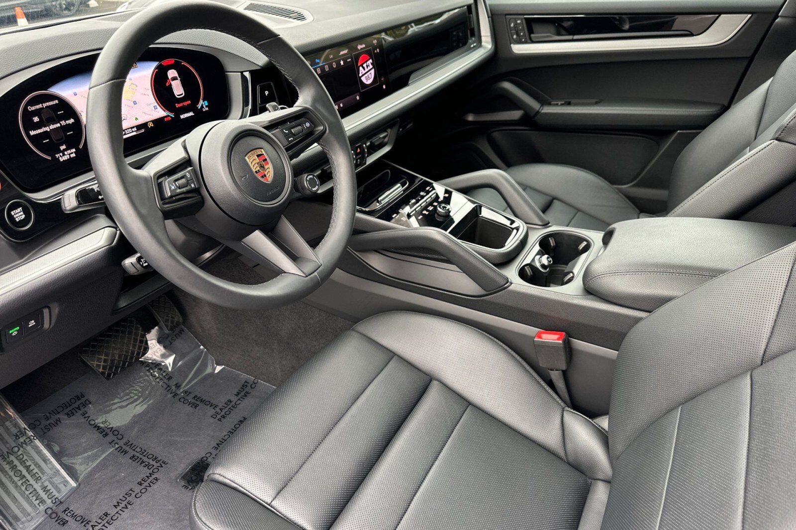 2025 Porsche Cayenne Turbo photo 4