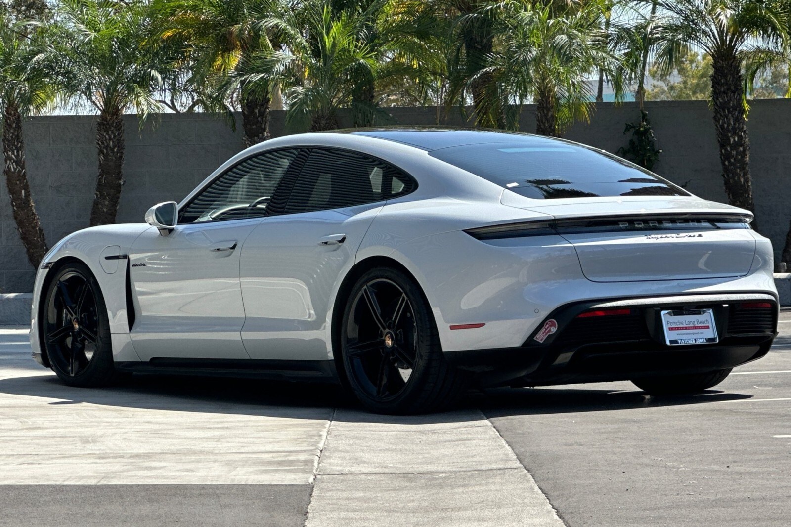 2021 Porsche Taycan Turbo S photo 3