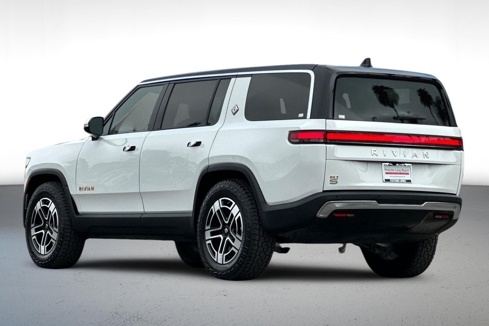 2022 Rivian R1S Launch Edition photo 3