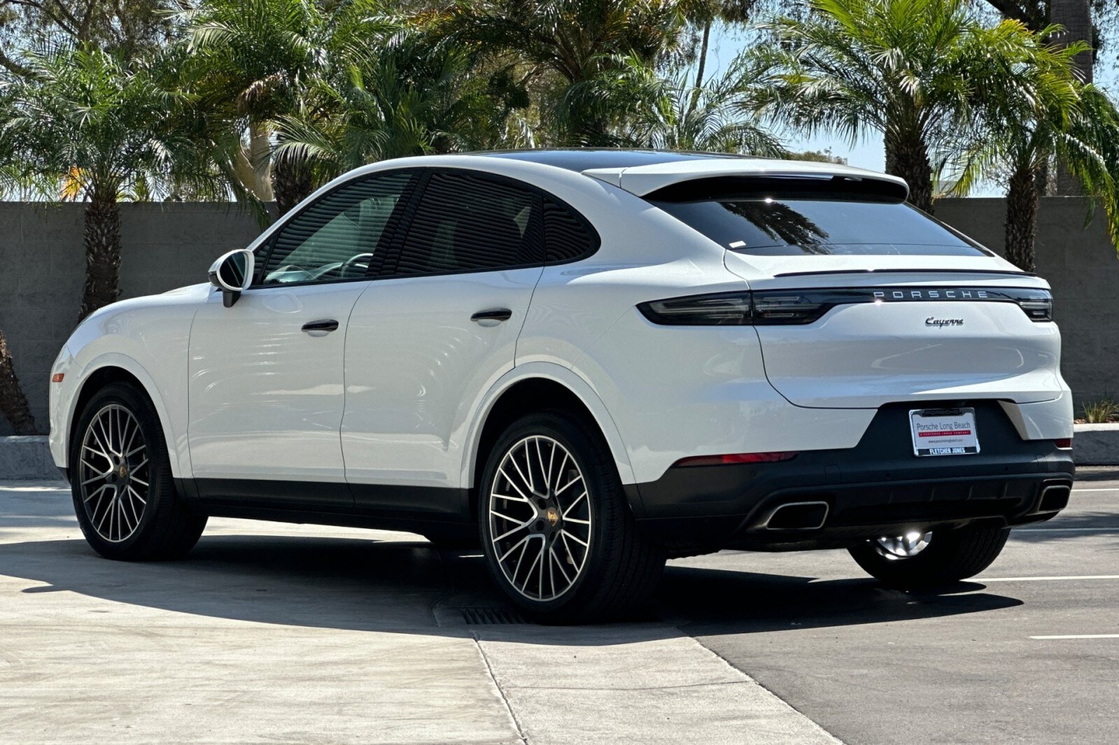 2022 Porsche Cayenne Platinum Edition photo 3