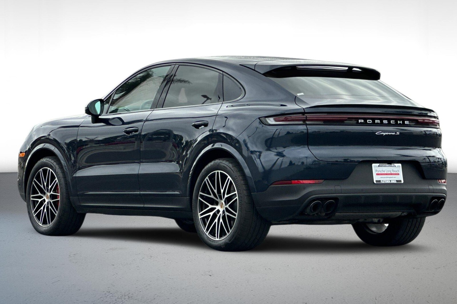 2024 Porsche Cayenne S Coupe photo 3