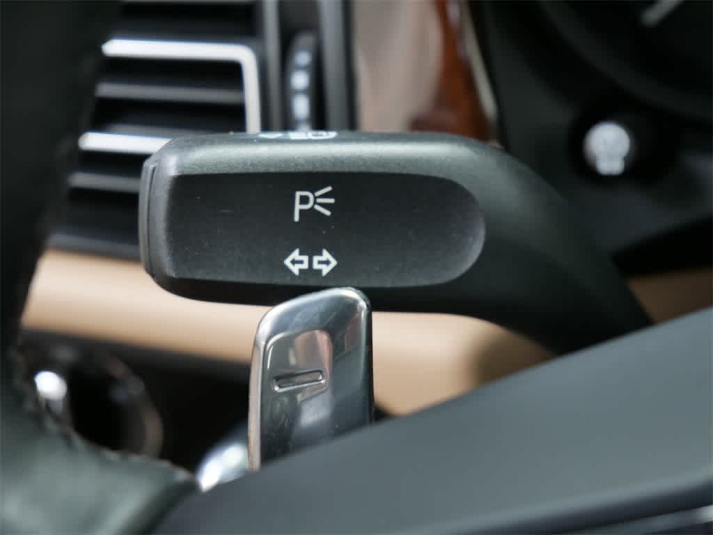 Thumbnail: 2023 Porsche Macan - 22