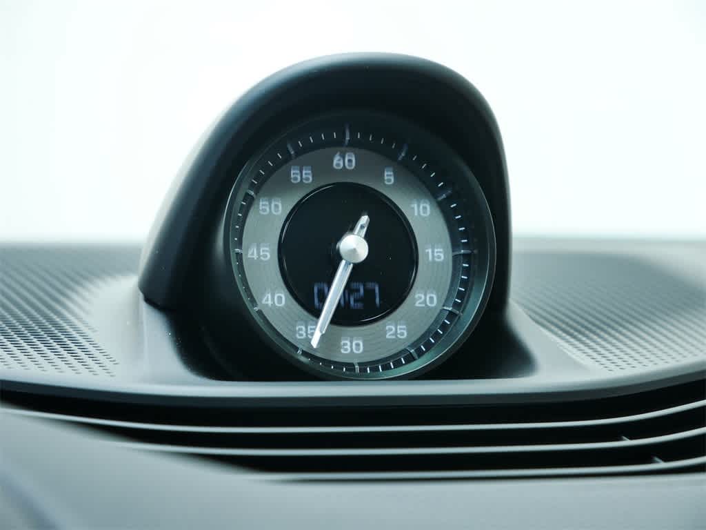 Thumbnail: 2025 Porsche Taycan - 25