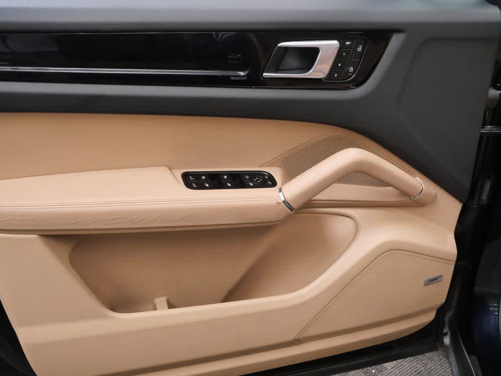 Thumbnail: 2023 Porsche Cayenne - 11