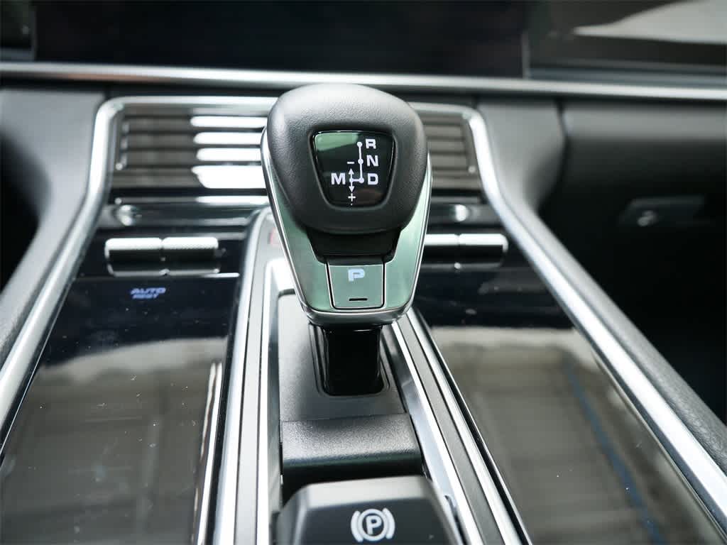 Thumbnail: 2023 Porsche Panamera - 26