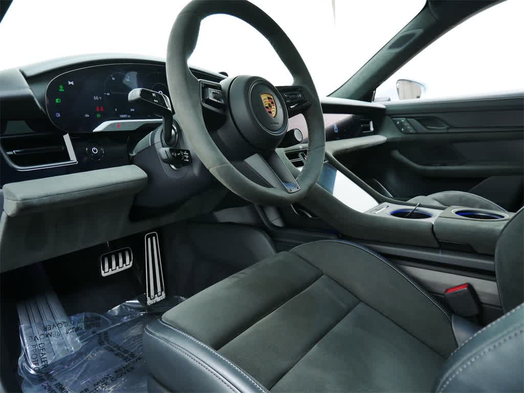 Thumbnail: 2023 Porsche Taycan - 4