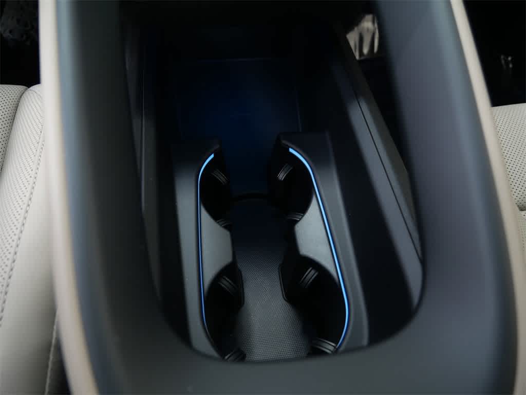 Thumbnail: 2026 Porsche Macan - 21