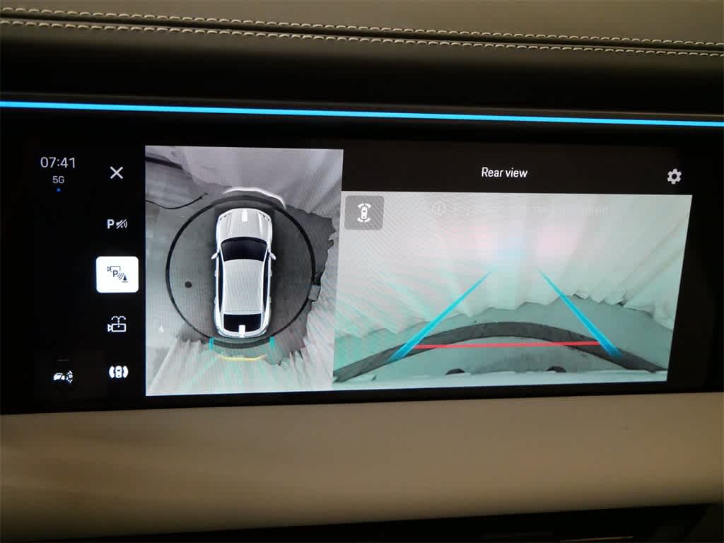 Thumbnail: 2025 Porsche Macan - 17