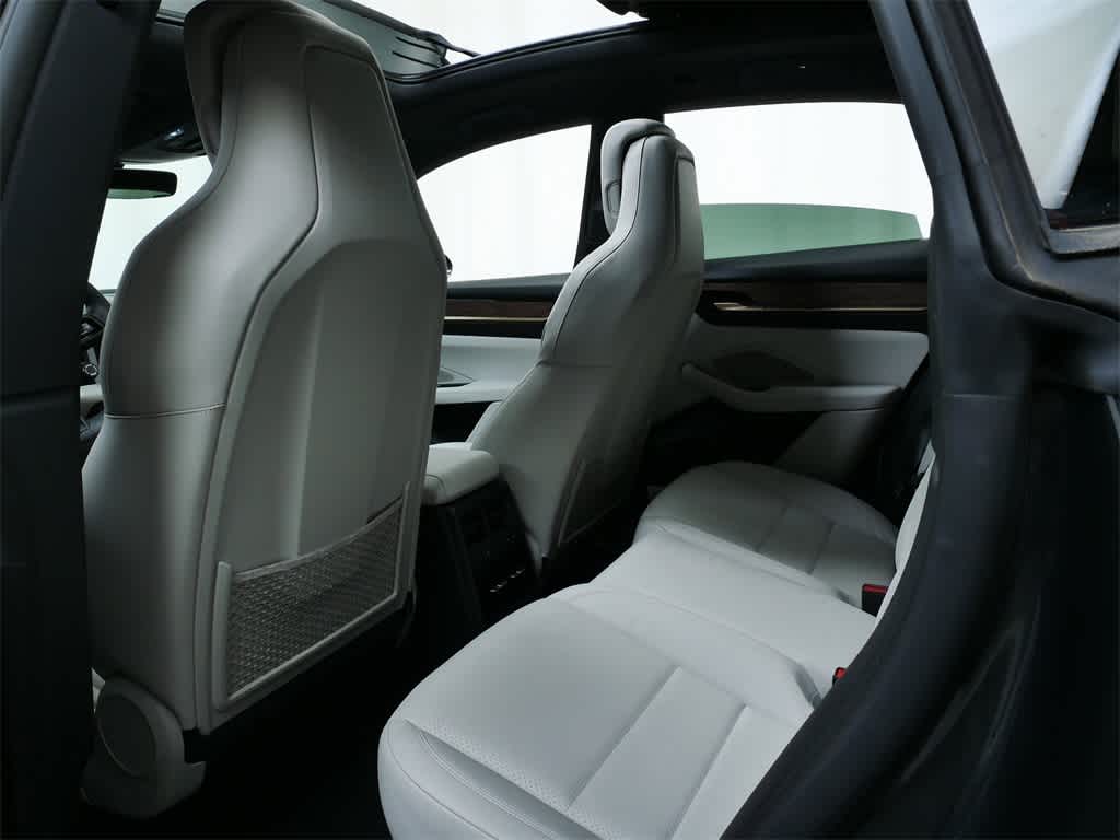 2024 Porsche Macan T 14