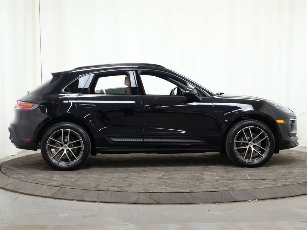 Thumbnail: 2026 Porsche Macan - 8