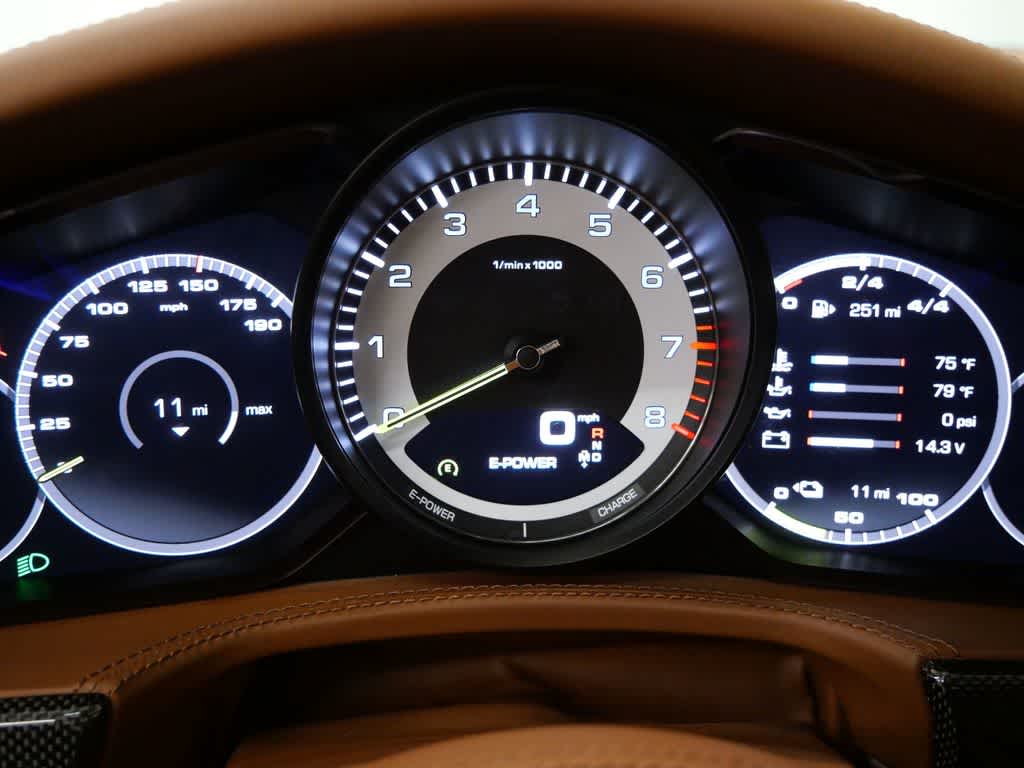Thumbnail: 2018 Porsche Panamera - 27