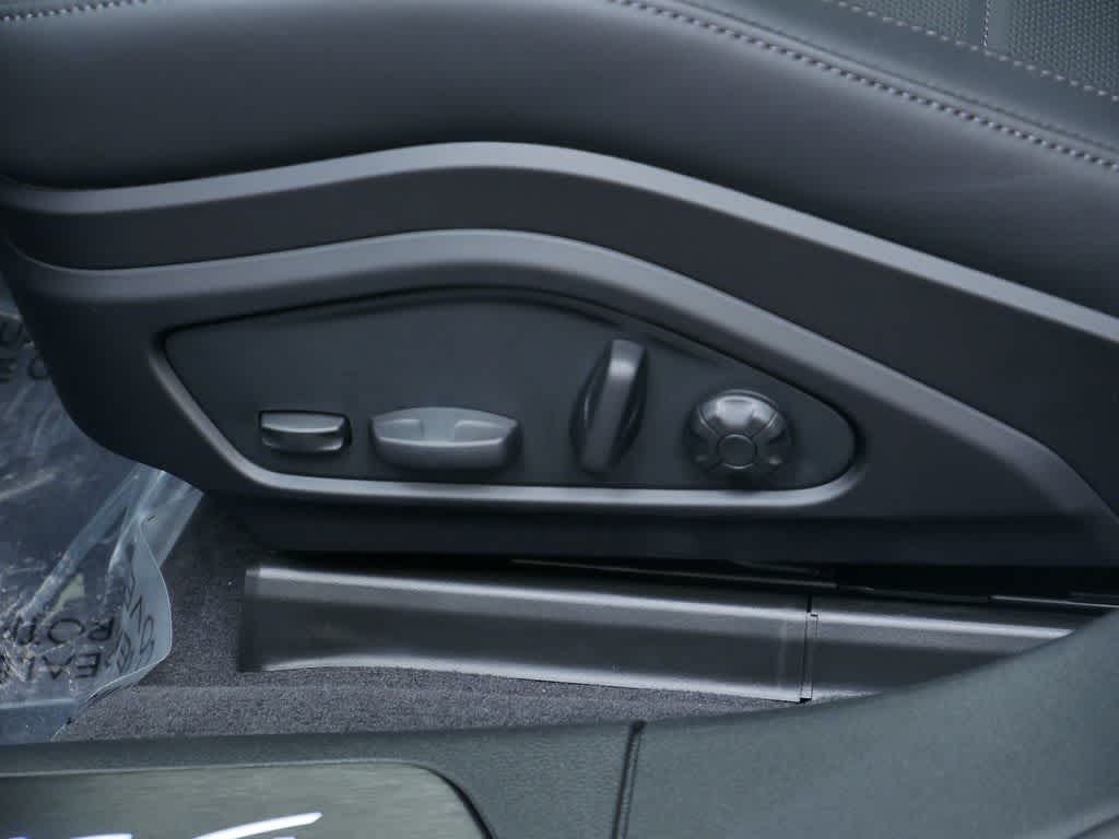 Thumbnail: 2026 Porsche Panamera - 12