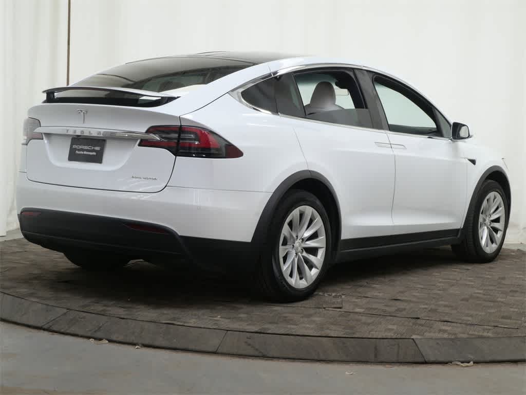 Thumbnail: 2020 Tesla Model X - 7