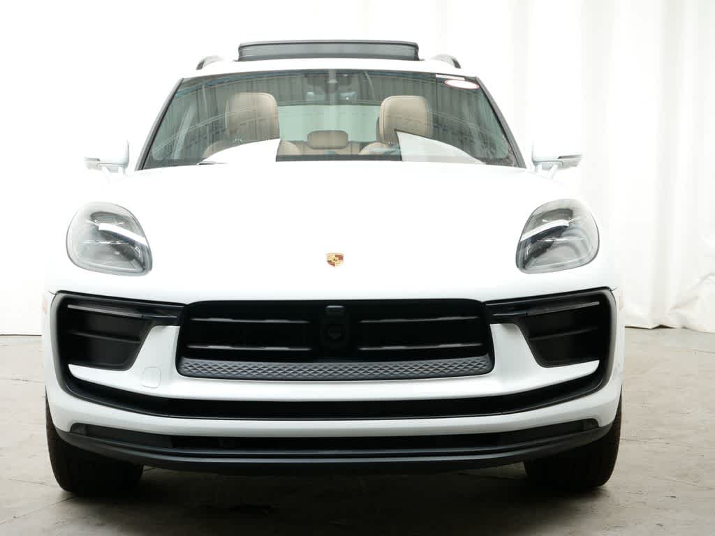 Thumbnail: 2025 Porsche Macan - 10