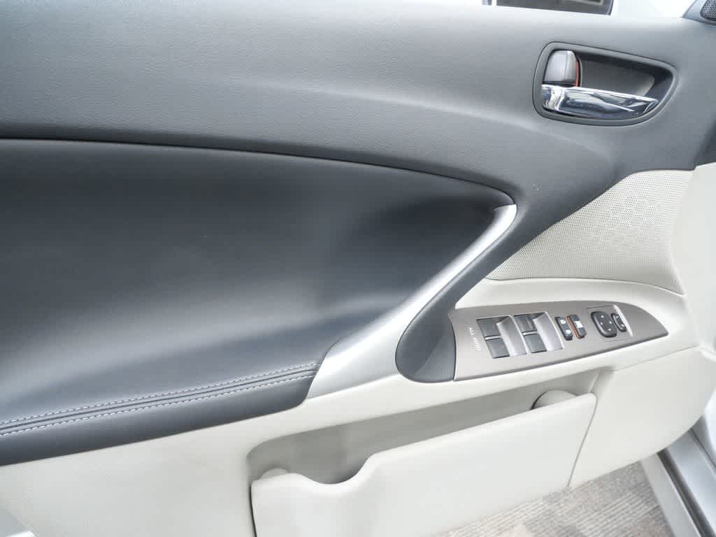 Thumbnail: 2010 Lexus IS - 11