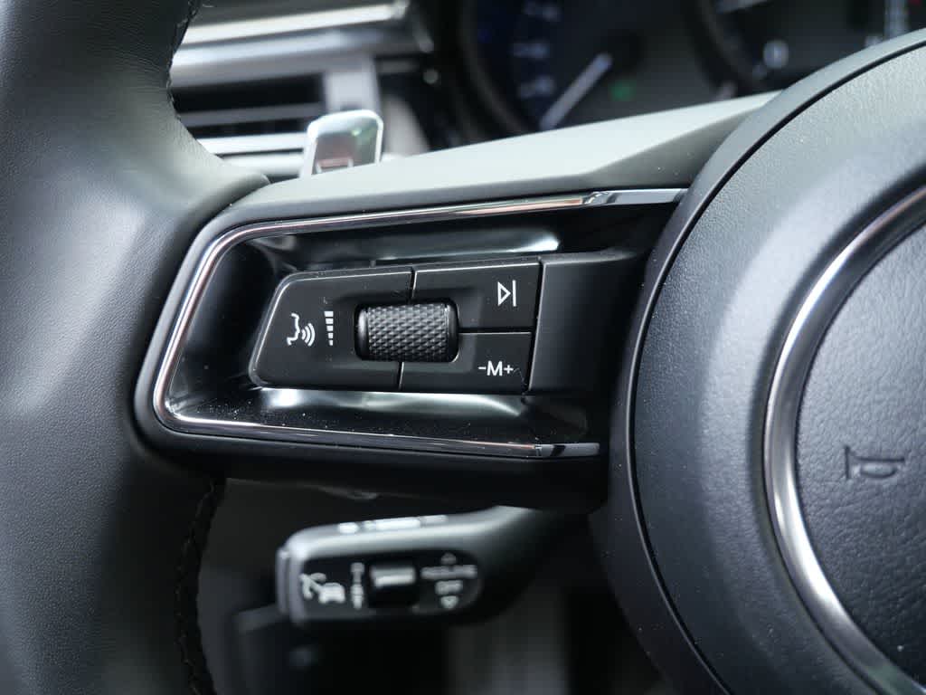 Thumbnail: 2026 Porsche Macan - 24