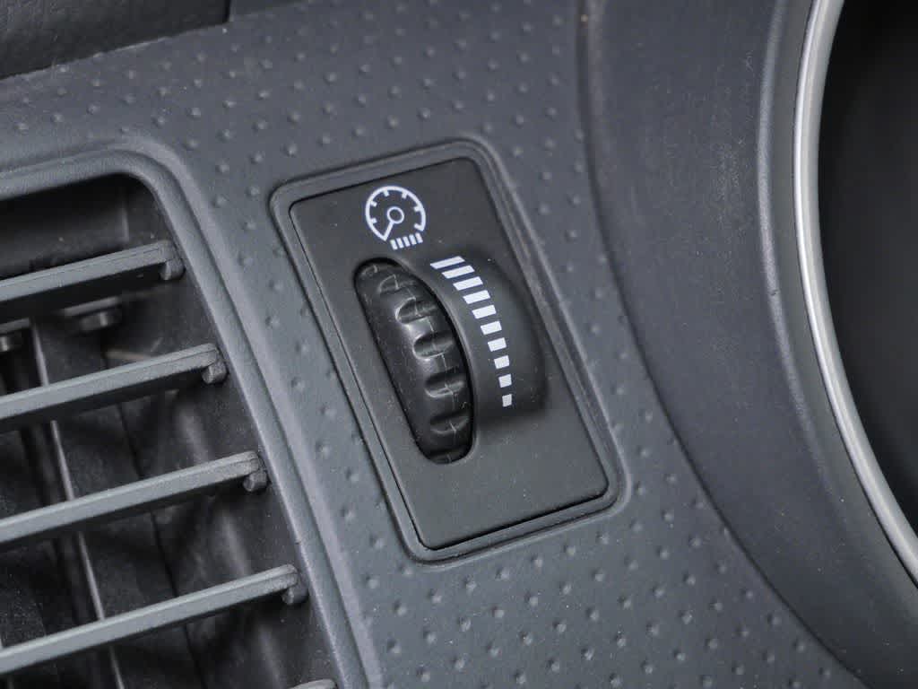 Thumbnail: 2011 Toyota Tacoma - 15