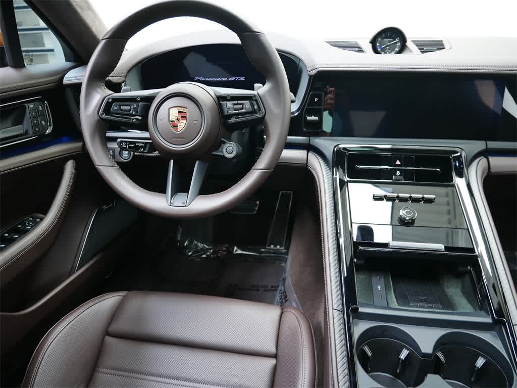 Thumbnail: 2025 Porsche Panamera - 16