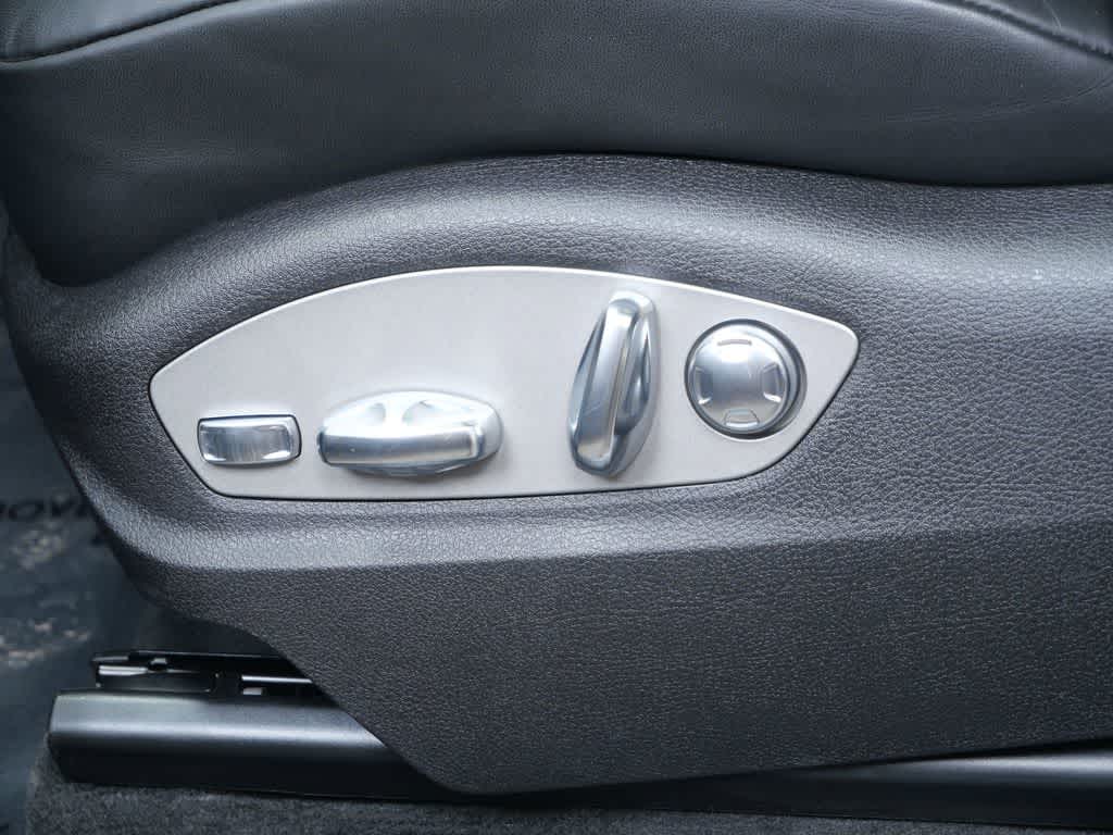 Thumbnail: 2025 Porsche Macan - 12