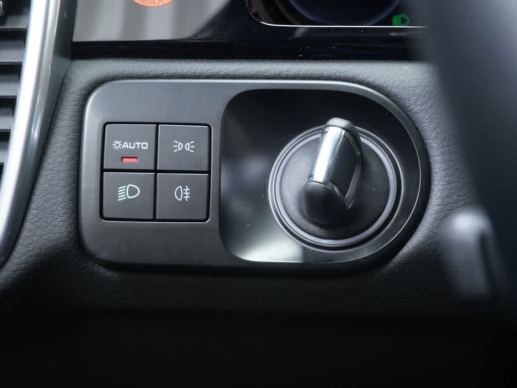 Thumbnail: 2023 Porsche Cayenne - 18