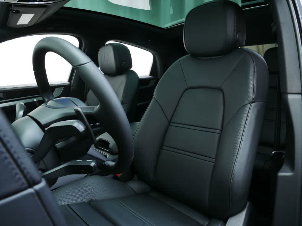 Thumbnail: 2026 Porsche Cayenne - 5