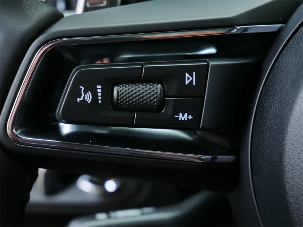 Thumbnail: 2026 Porsche Macan - 21