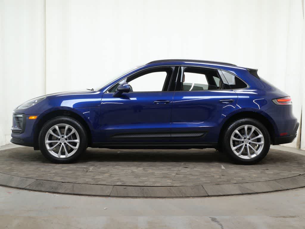 Thumbnail: 2025 Porsche Macan - 2