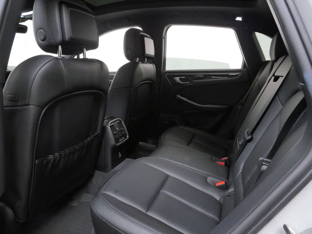 Thumbnail: 2023 Porsche Macan - 14