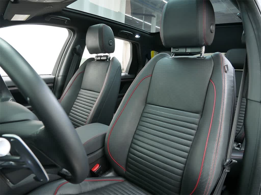 Thumbnail: 2022 Land Rover Discovery Sport - 5