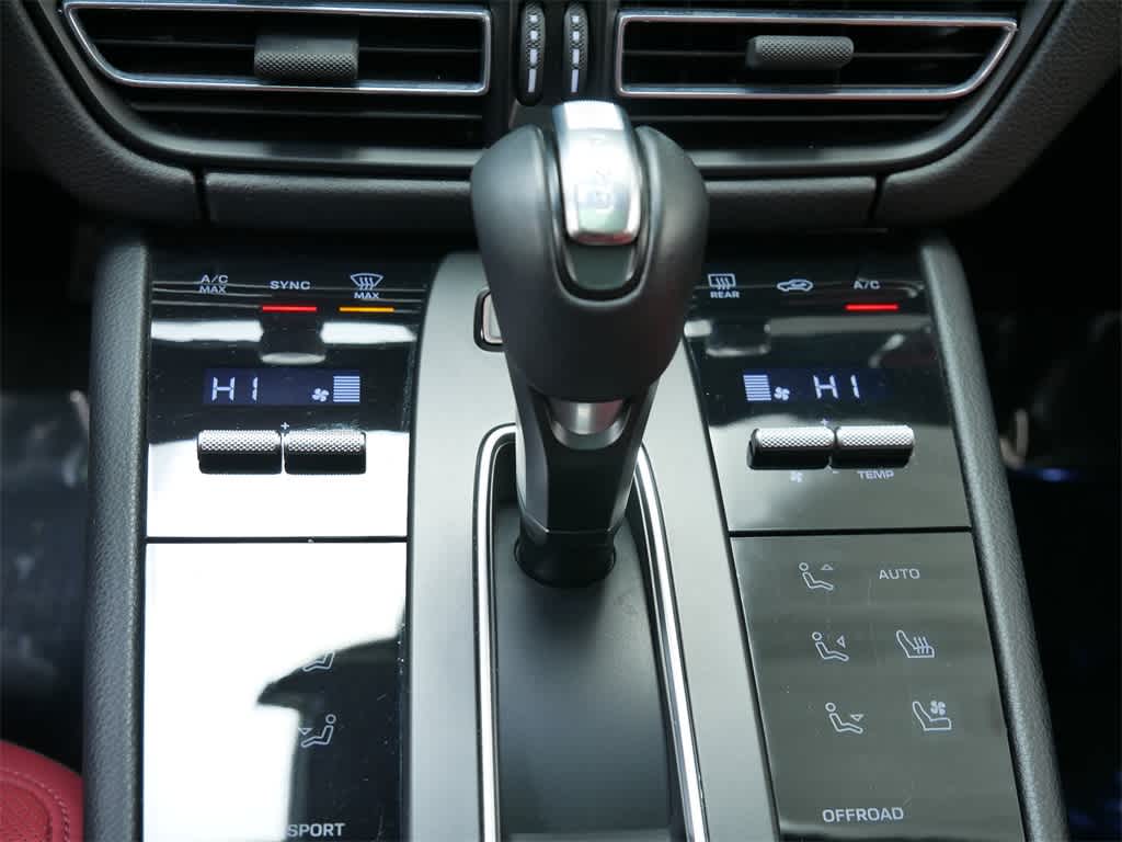 Thumbnail: 2025 Porsche Macan - 26