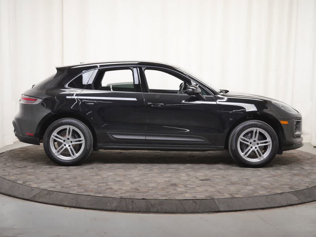 Thumbnail: 2025 Porsche Macan - 8