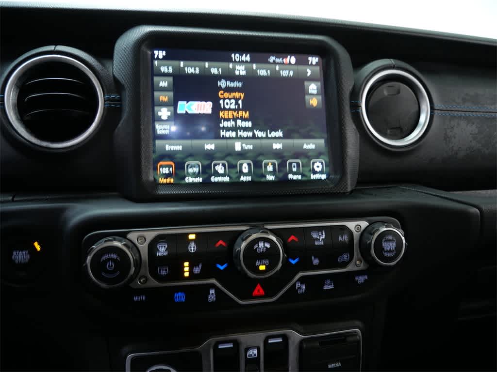 Thumbnail: 2022 Jeep Wrangler - 25