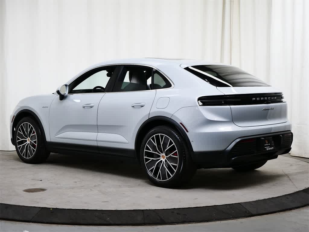 Thumbnail: 2025 Porsche Macan - 3