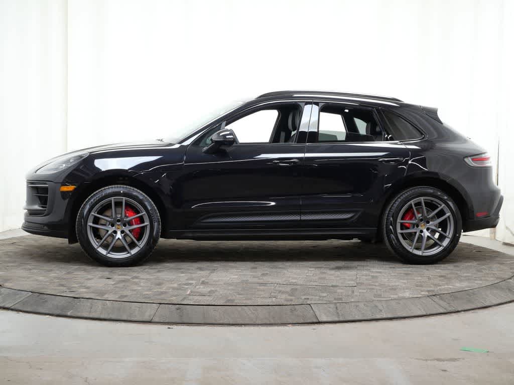 Thumbnail: 2026 Porsche Macan - 2