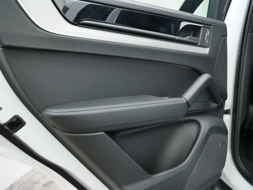 Thumbnail: 2025 Porsche Cayenne - 14