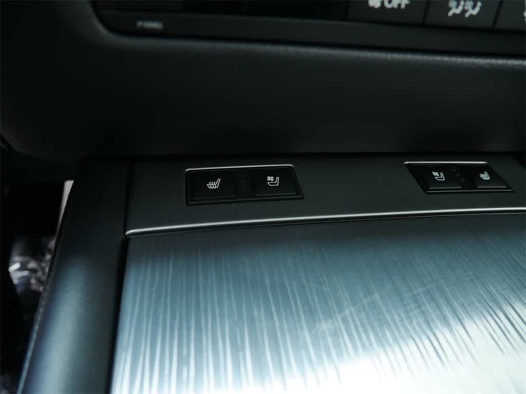 Thumbnail: 2013 Lexus GS - 26