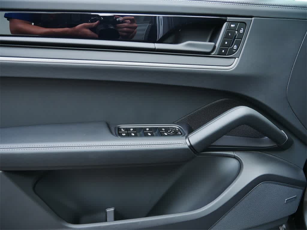 Thumbnail: 2025 Porsche Cayenne - 11