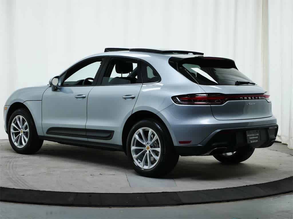 2025 Porsche Macan  3