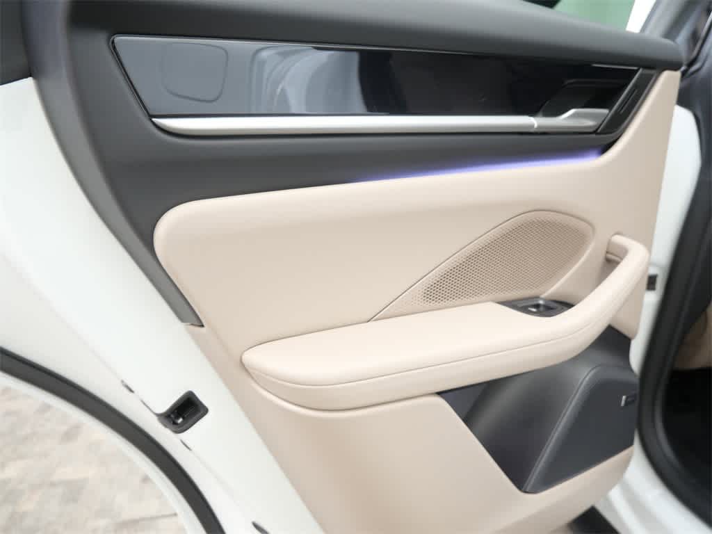 Thumbnail: 2026 Porsche Macan - 13