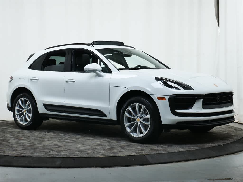 Thumbnail: 2026 Porsche Macan - 9
