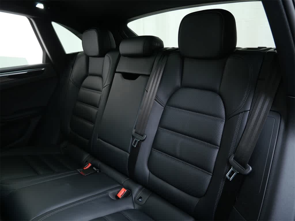 Thumbnail: 2025 Porsche Macan - 13