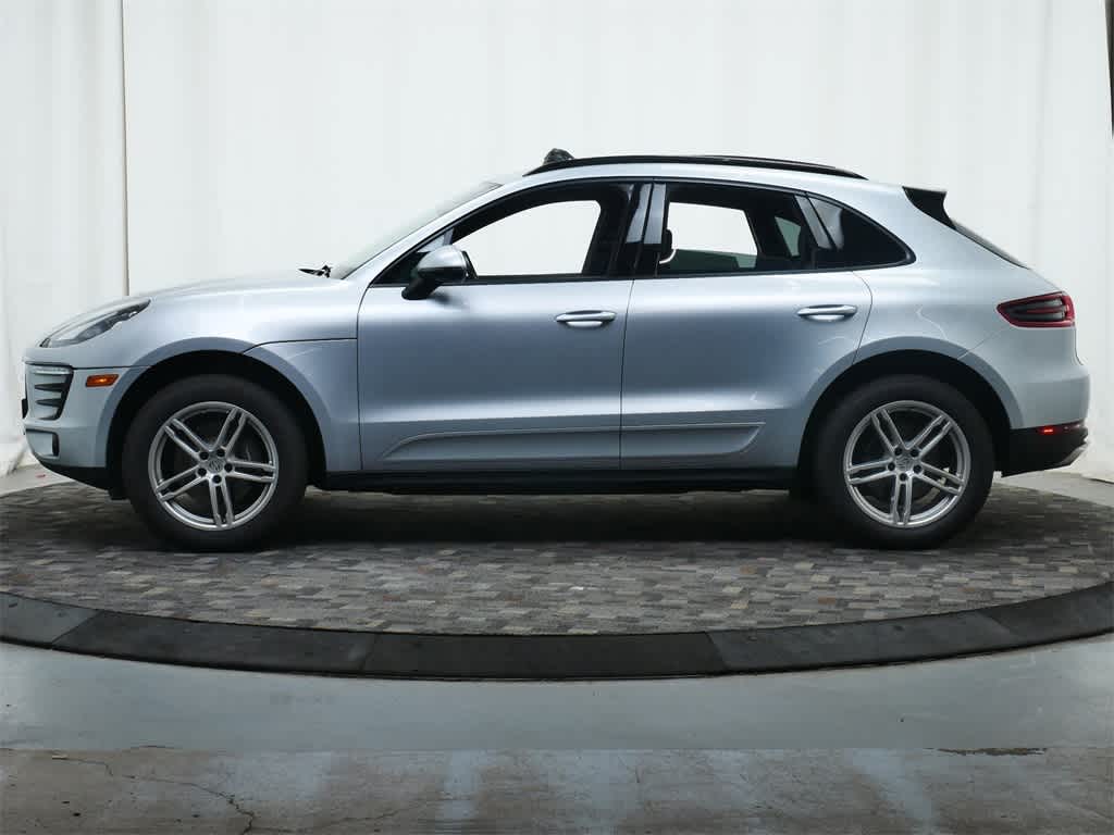Thumbnail: 2018 Porsche Macan - 2