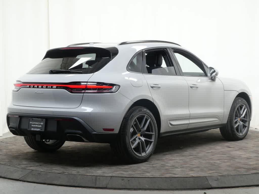 Thumbnail: 2026 Porsche Macan - 7