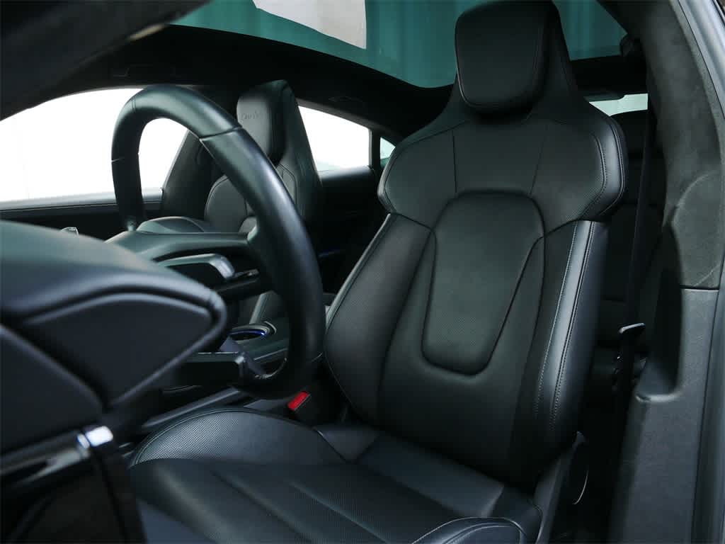 Thumbnail: 2020 Porsche Taycan - 5