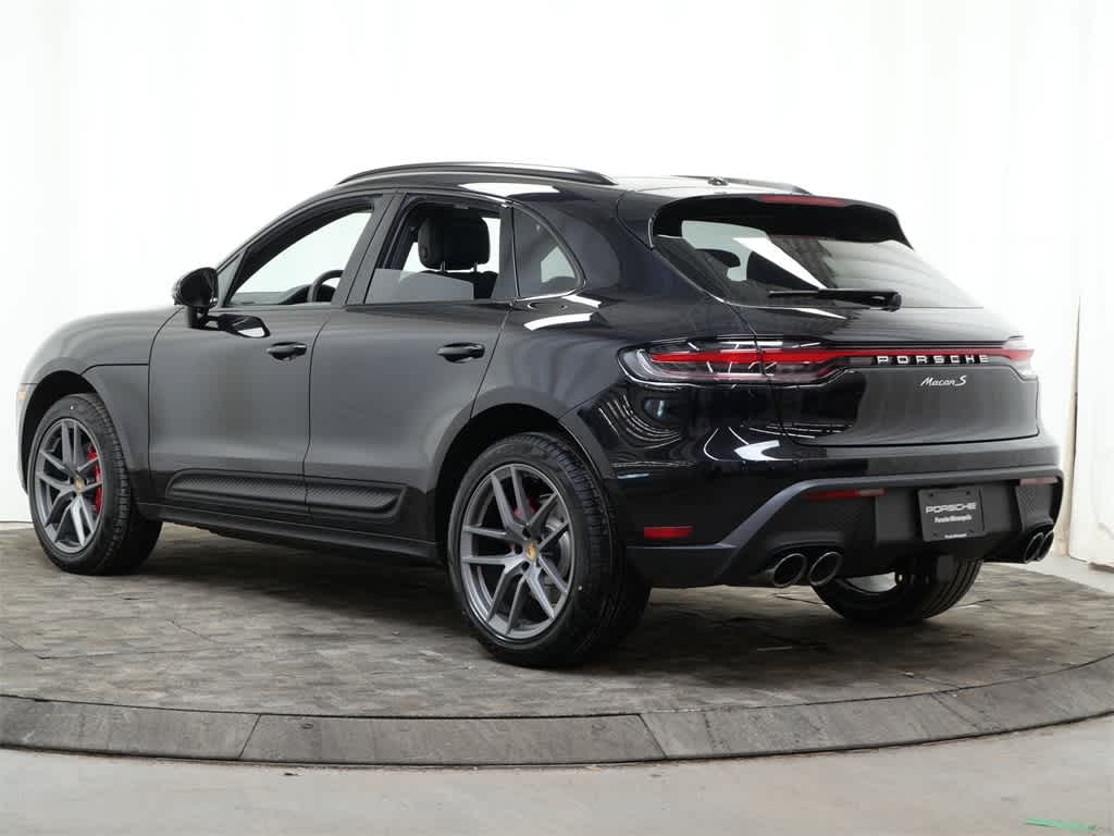 Thumbnail: 2026 Porsche Macan - 3