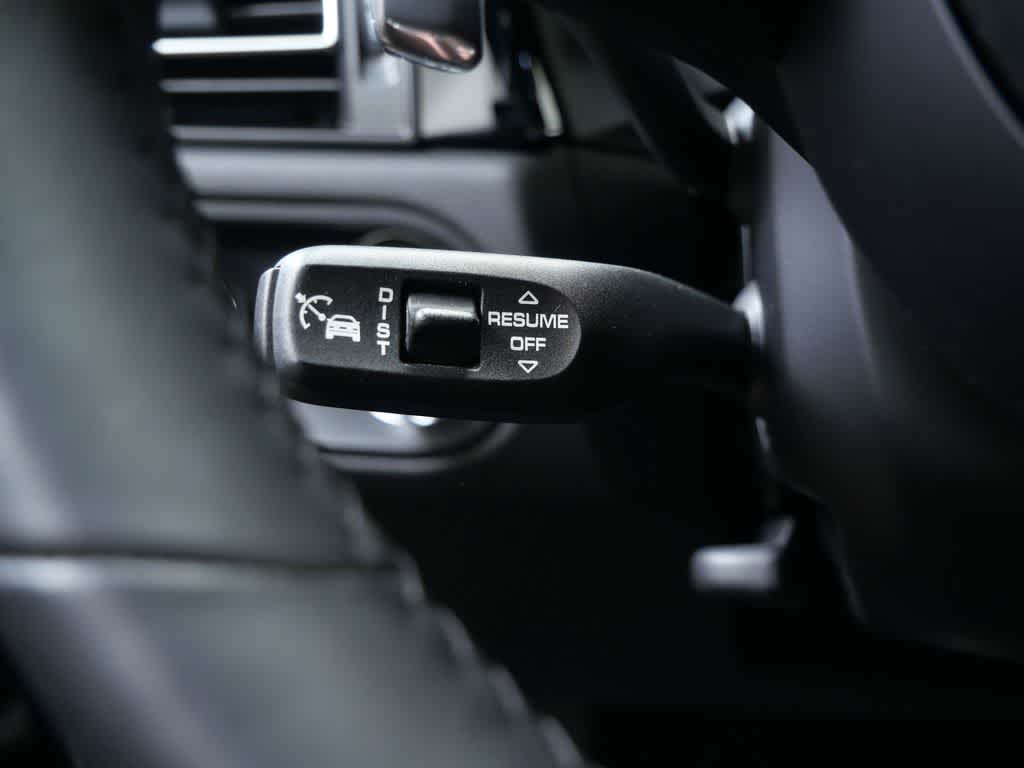 Thumbnail: 2025 Porsche Macan - 19