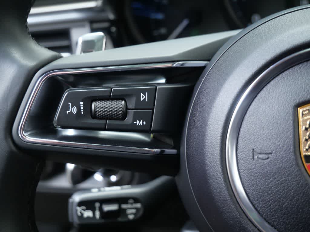 Thumbnail: 2024 Porsche Macan - 19